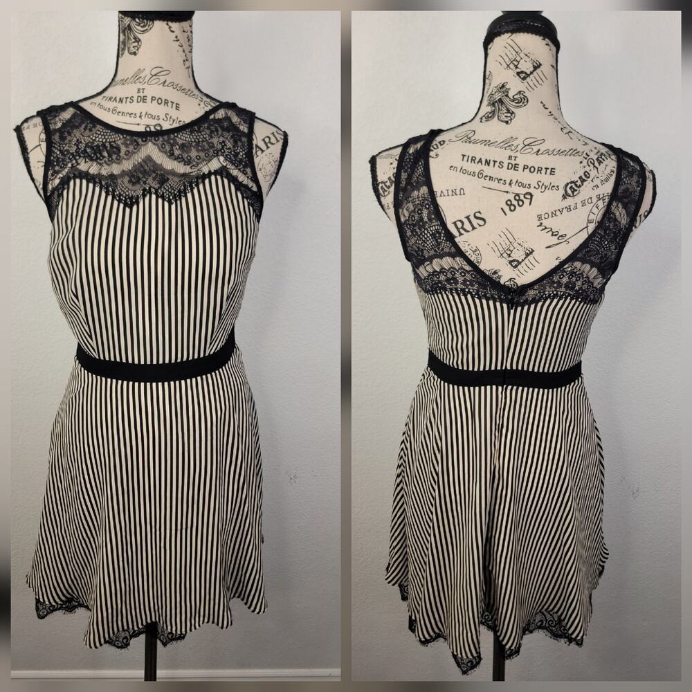 VTG 90s/Y2K Guess babydoll Dress SZ 2 Striped Lace Trim Lined Skater Office